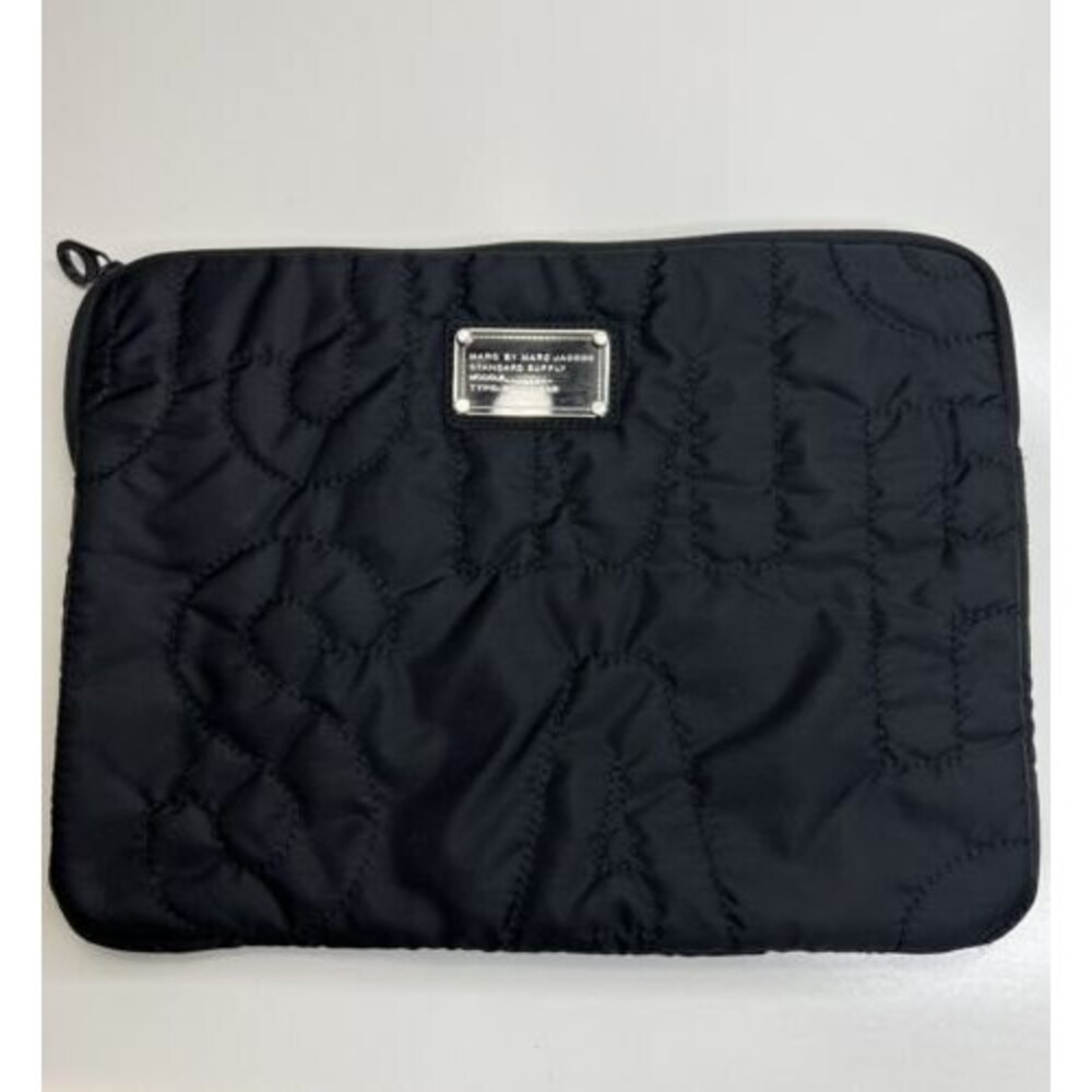 Marc by Marc Jacobs Standard Supply 13” Laptop Case Padded Quilted Black